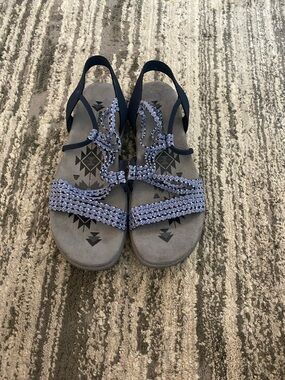 Womens Skechers memory foam sandals size 10
